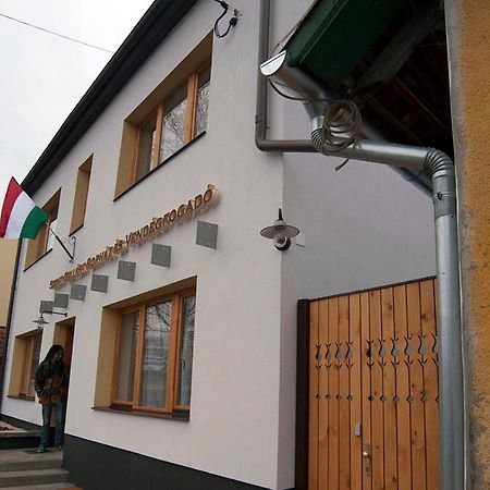 Bed and Breakfast Szent Gellert Borhaz Es Vendegfogado Makó Exterior foto